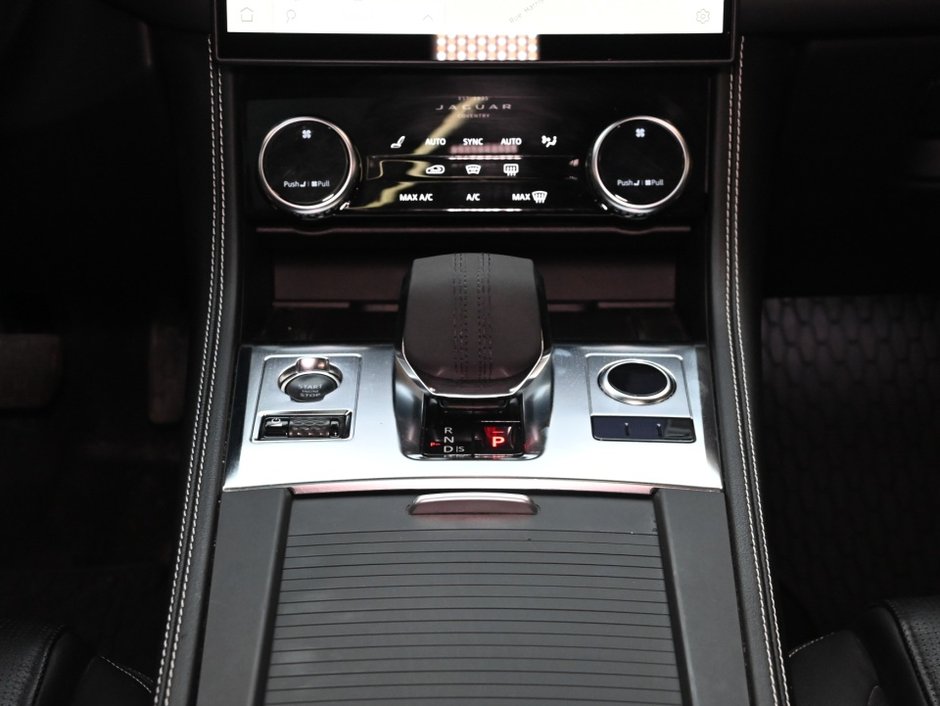 Jaguar F-Pace P250 R-DYNAMIC S 2022-21