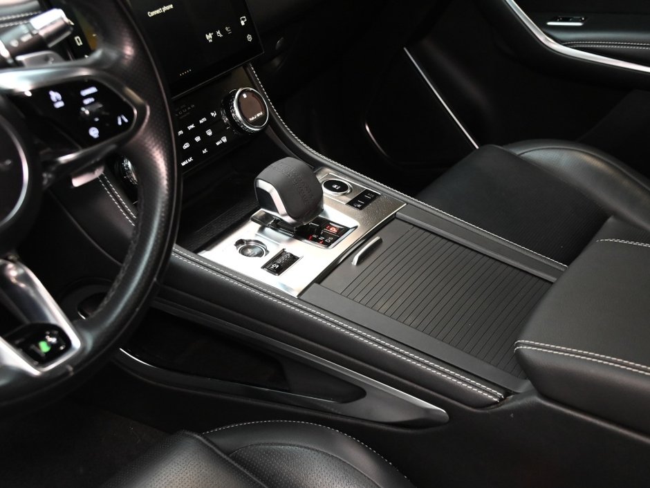 Jaguar F-Pace P250 R-DYNAMIC S 2022-13