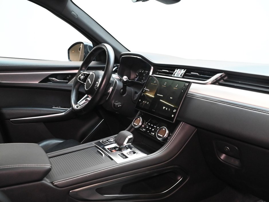 Jaguar F-Pace P250 R-DYNAMIC S 2022-25