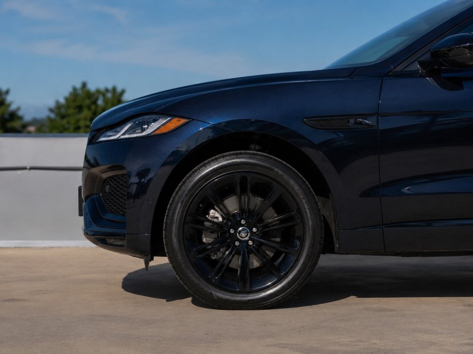 2025 Jaguar F-Pace P250 R-DYNAMIC S/ MASSAGE SEATS/MERIDIAN SURROUND-7