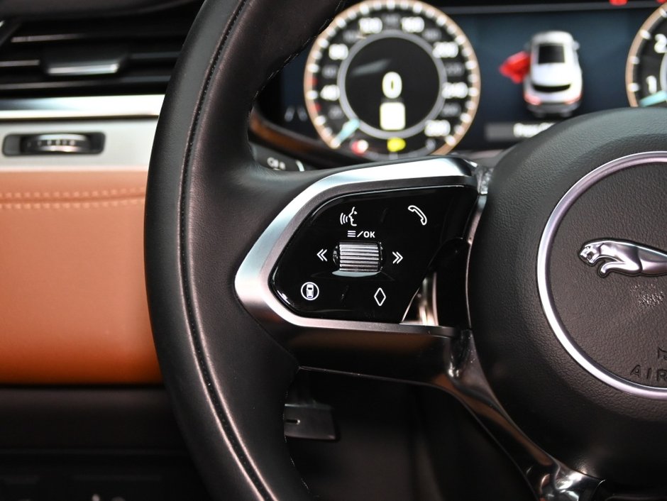 2025 Jaguar F-Pace P250 R-DYNAMIC S/ MASSAGE SEATS/MERIDIAN SURROUND-17