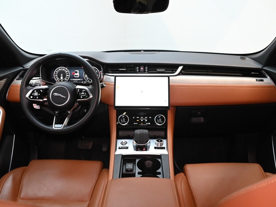 2025 Jaguar F-Pace P250 R-DYNAMIC S/ MASSAGE SEATS/MERIDIAN SURROUND-14