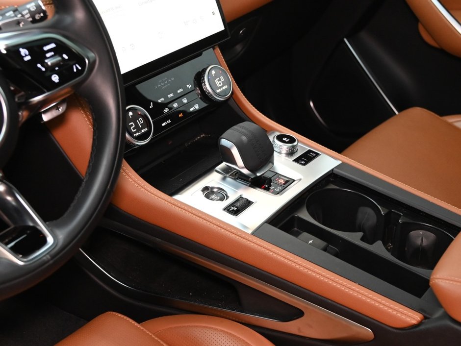 2025 Jaguar F-Pace P250 R-DYNAMIC S/ MASSAGE SEATS/MERIDIAN SURROUND-13