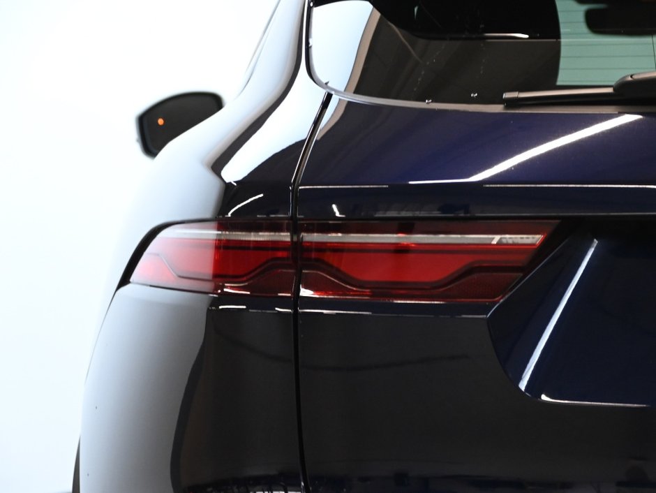2025 Jaguar F-Pace P250 R-DYNAMIC S/ MASSAGE SEATS/MERIDIAN SURROUND-28