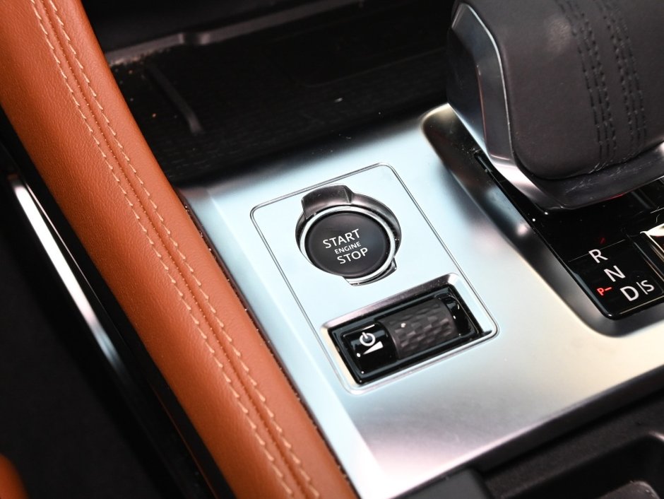2025 Jaguar F-Pace P250 R-DYNAMIC S/ MASSAGE SEATS/MERIDIAN SURROUND-24