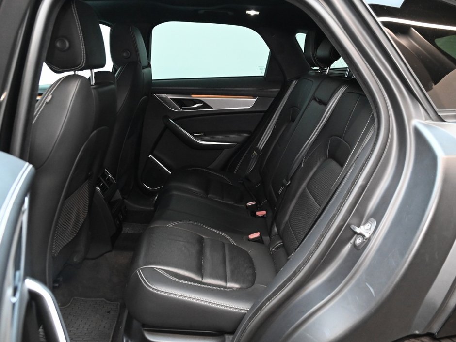 2025 Jaguar F-Pace P250 R-DYNAMIC S/ 4.80% WITH CERTIFICATION-3