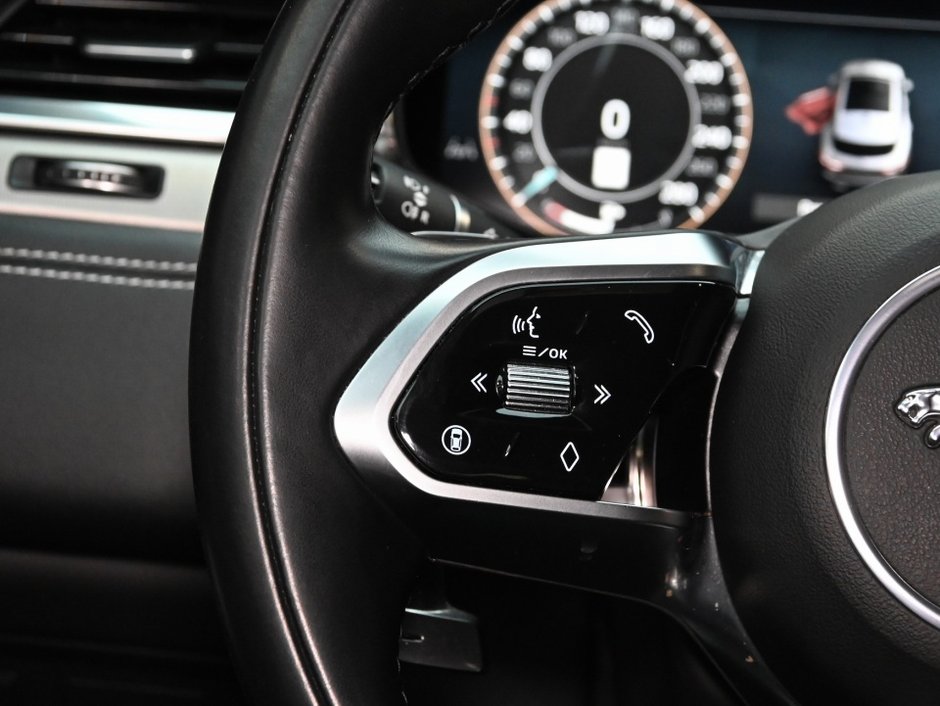 2025 Jaguar F-Pace P250 R-DYNAMIC S/ 4.80% WITH CERTIFICATION-17