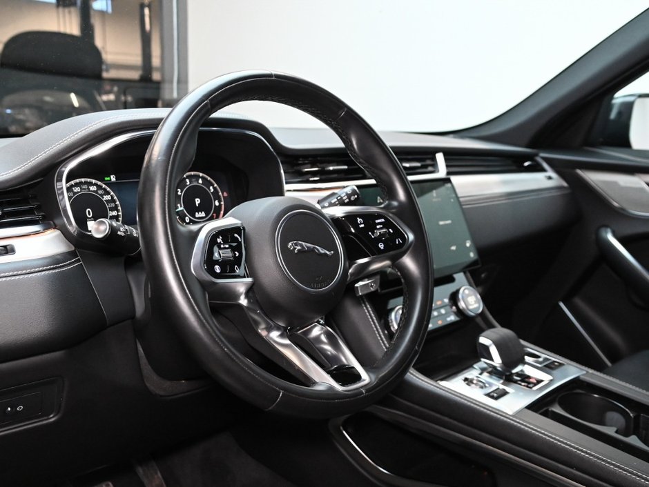 2025 Jaguar F-Pace P250 R-DYNAMIC S/ 4.80% WITH CERTIFICATION-2