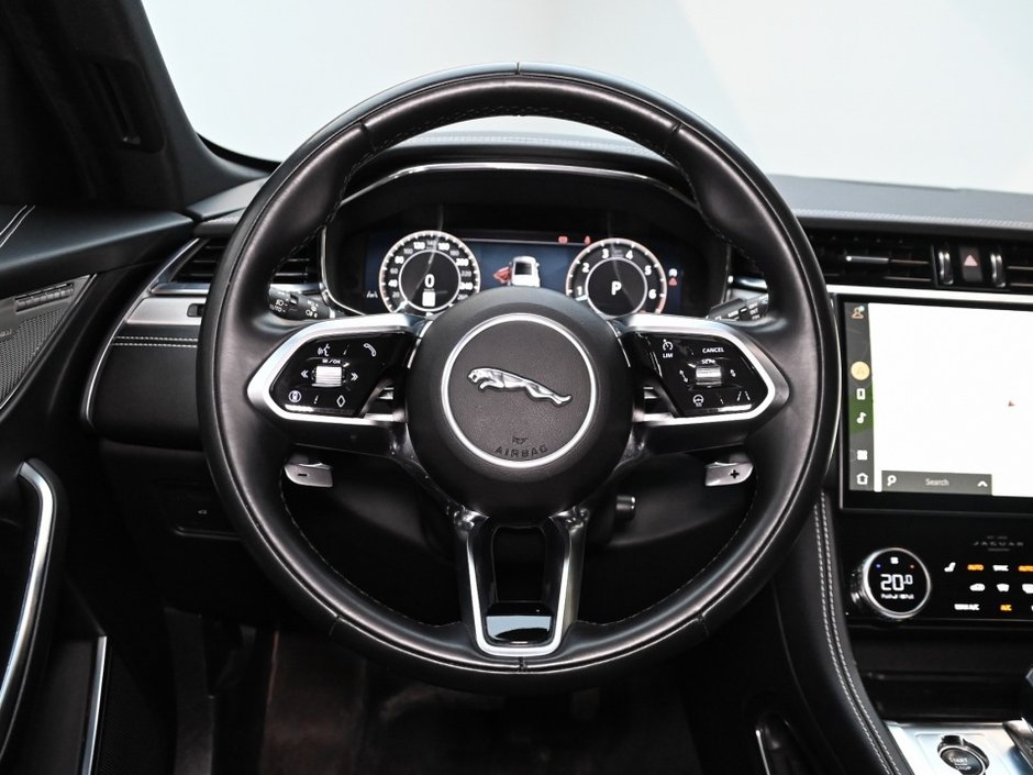 2025 Jaguar F-Pace P250 R-DYNAMIC S/ 4.80% WITH CERTIFICATION-16