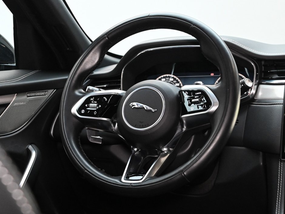 2025 Jaguar F-Pace P250 R-DYNAMIC S/ 4.80% WITH CERTIFICATION-26