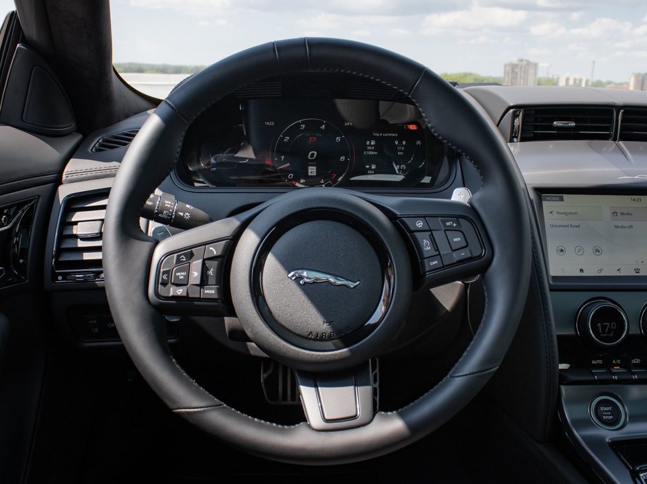 Jaguar F-TYPE 75 2024-18