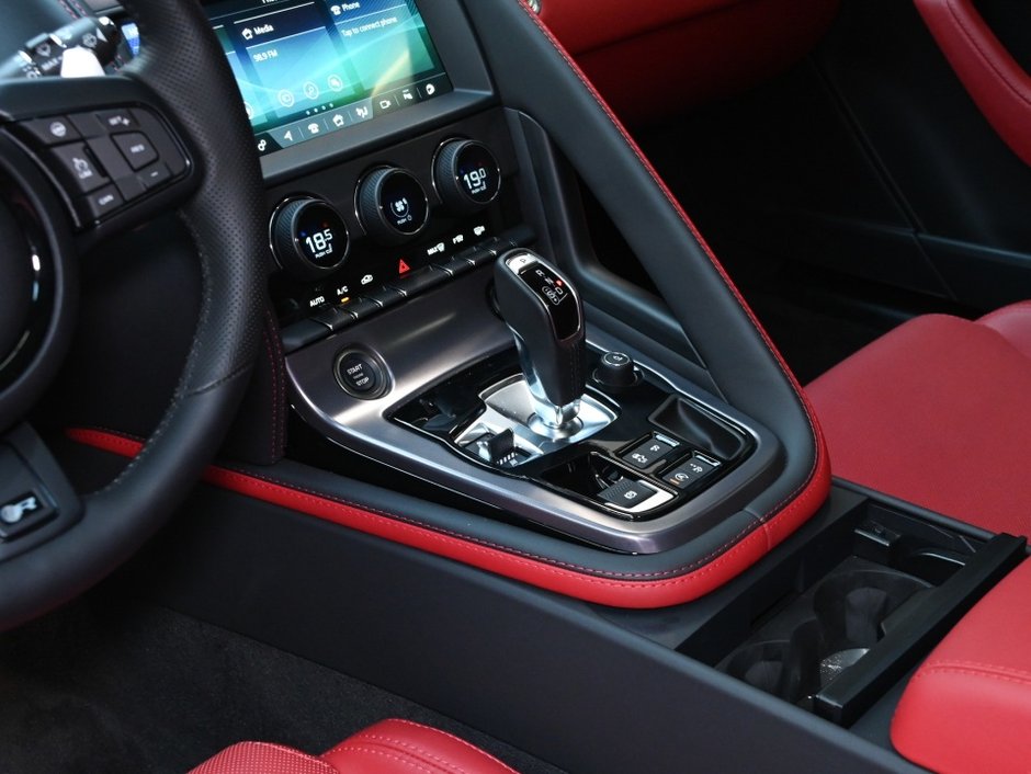 Jaguar F-Type 575 R COUPE AWD/ONLY 1892 KM!!!!!!!! 2024-17