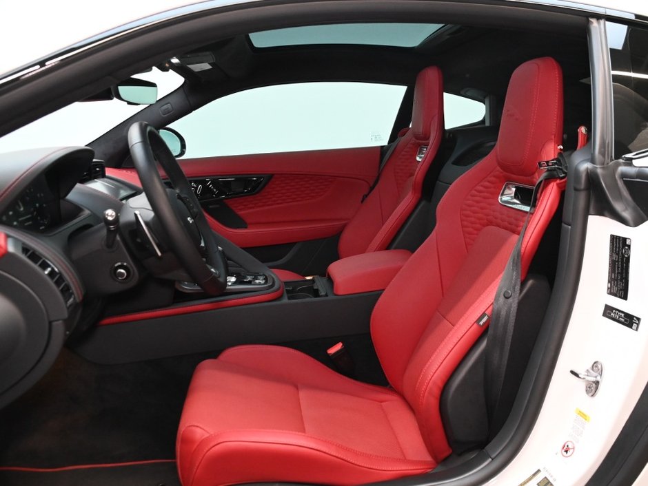 Jaguar F-Type 575 R COUPE AWD/ONLY 1892 KM!!!!!!!! 2024-9