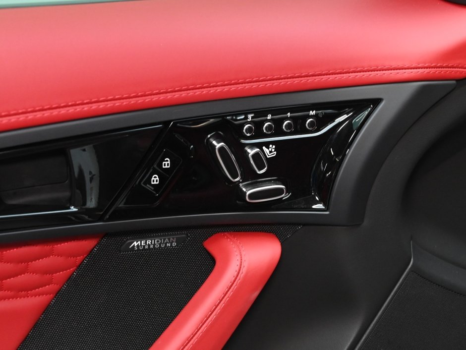 Jaguar F-Type 575 R COUPE AWD/ONLY 1892 KM!!!!!!!! 2024-8