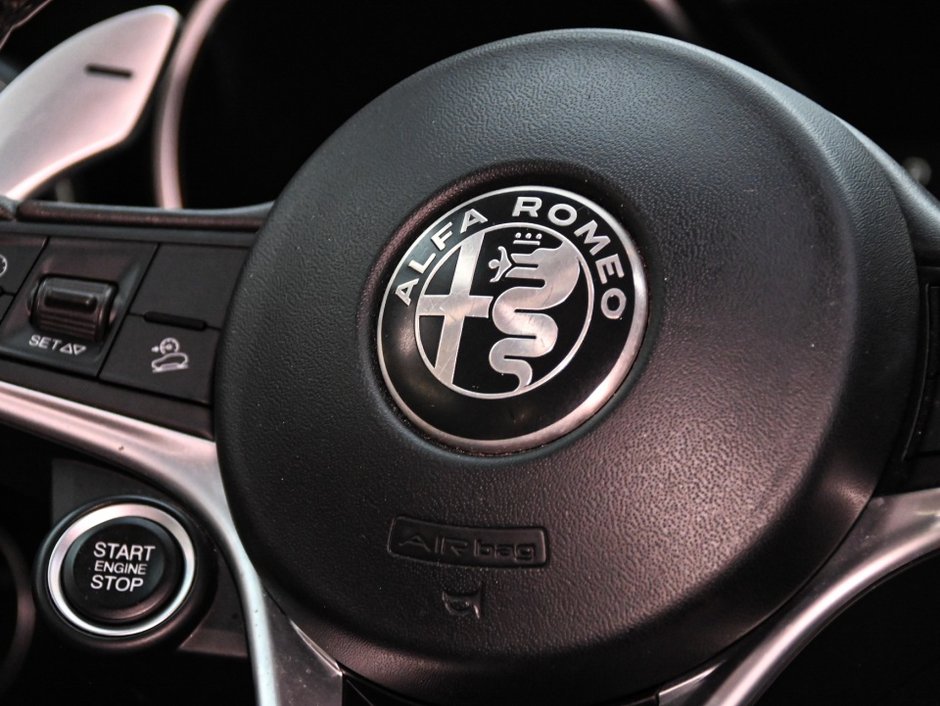 2018 Alfa Romeo Stelvio Sport-27