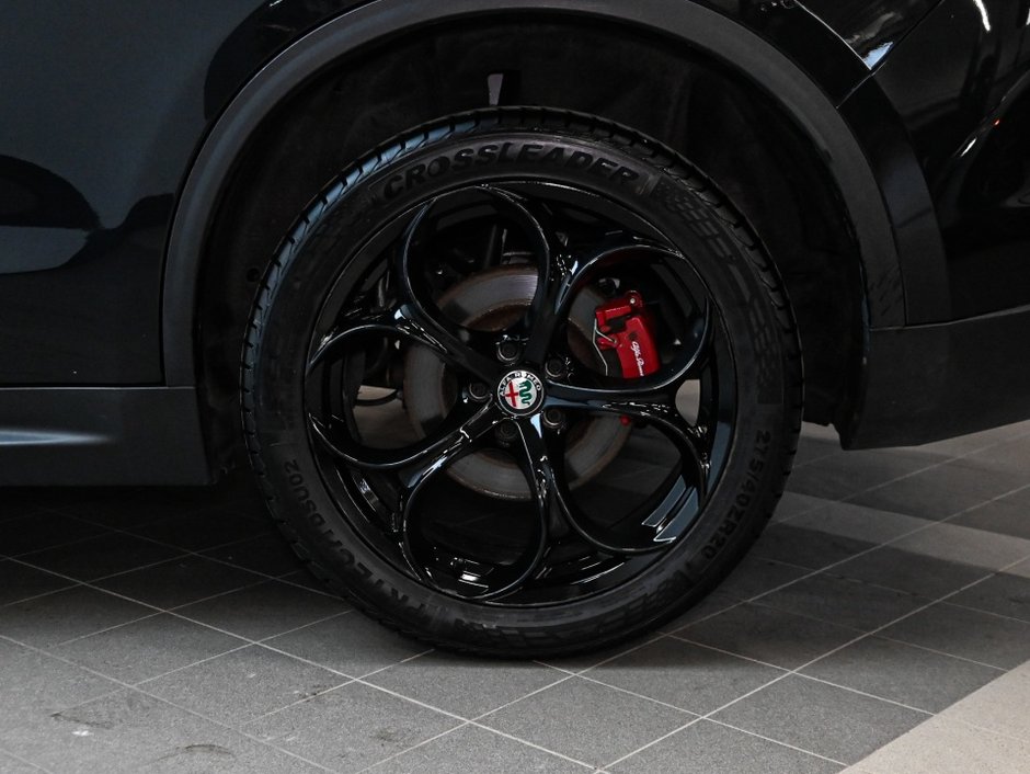 2018 Alfa Romeo Stelvio Sport-31