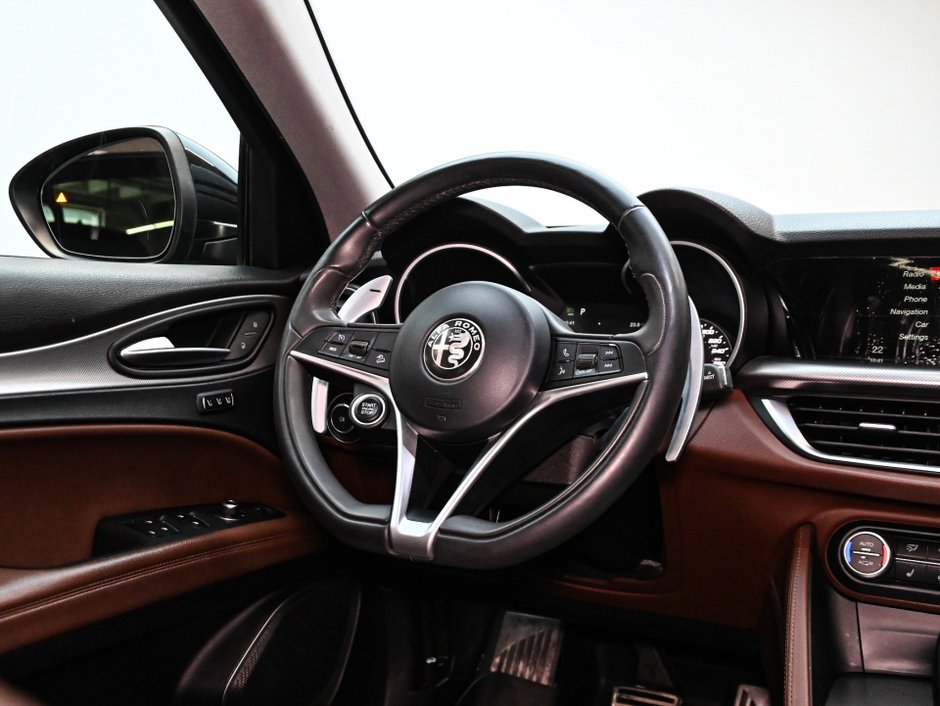 2018 Alfa Romeo Stelvio Sport-26