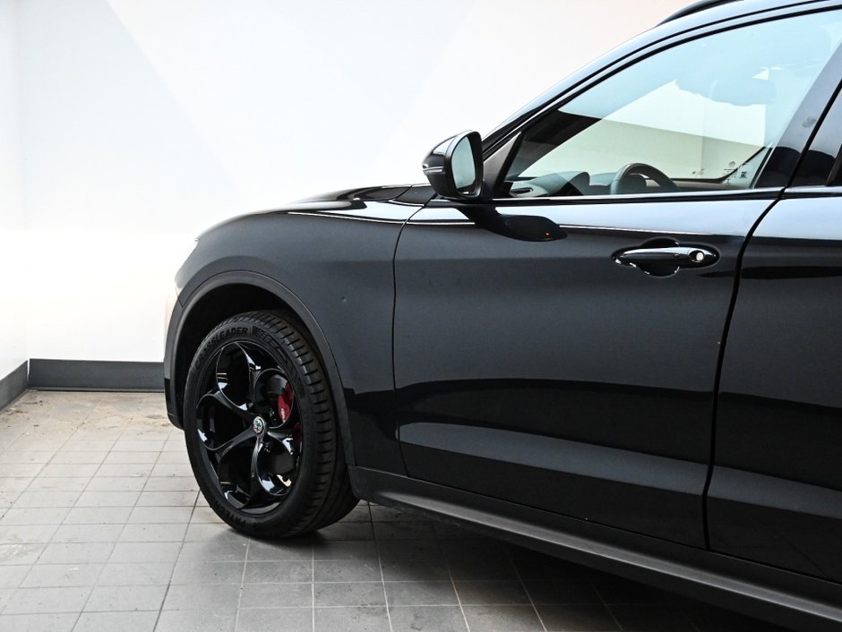 2018 Alfa Romeo Stelvio Sport-30