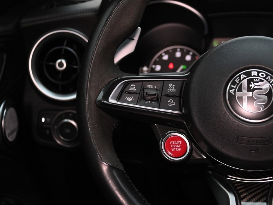 2022 Alfa Romeo Stelvio Quadrifoglio-18