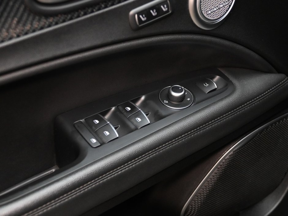 2022 Alfa Romeo Stelvio Quadrifoglio-11