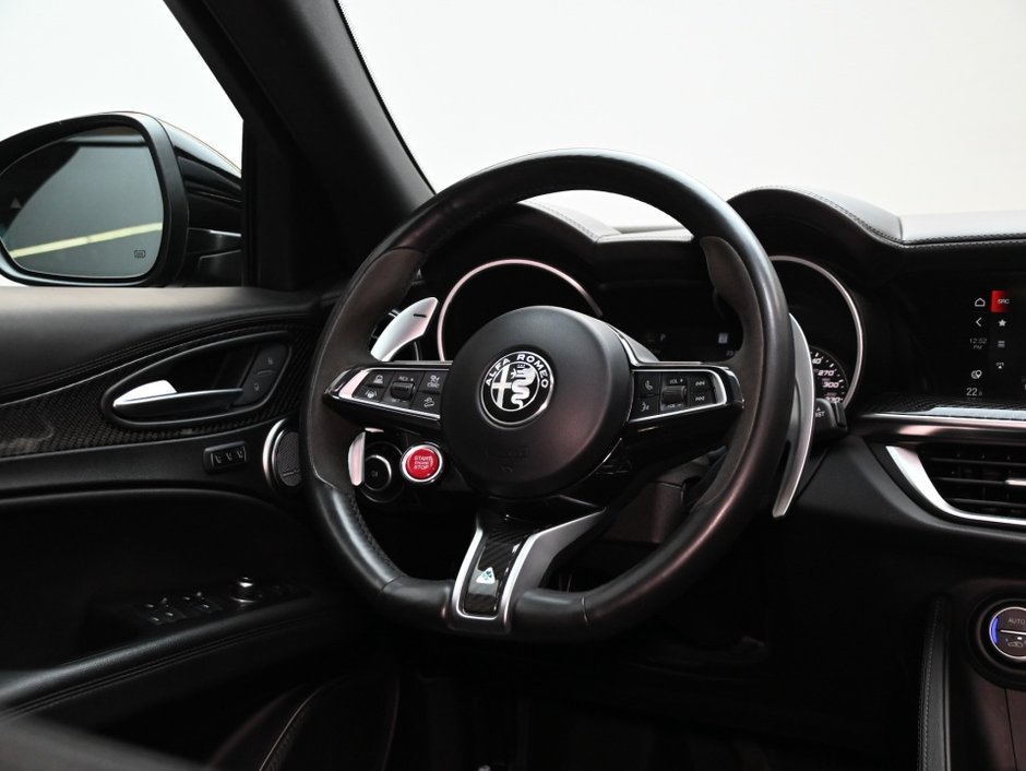 2022 Alfa Romeo Stelvio Quadrifoglio-29