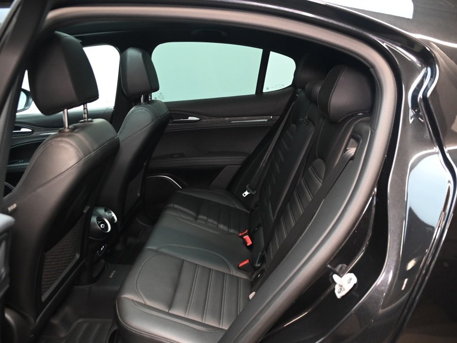 2022 Alfa Romeo Stelvio Quadrifoglio-3