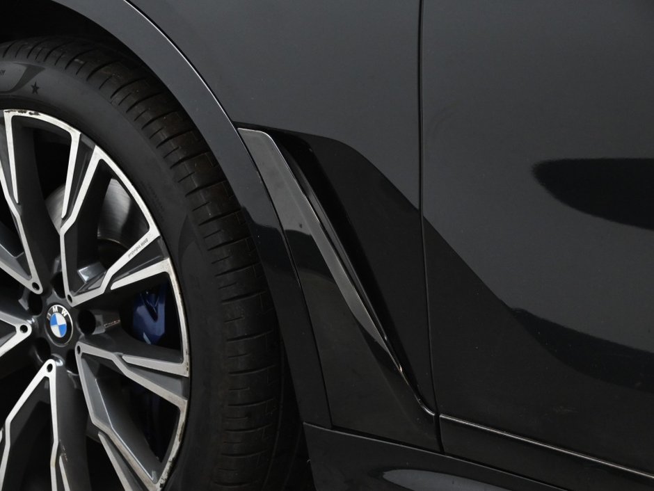 2019 BMW X7 xDrive40i-31