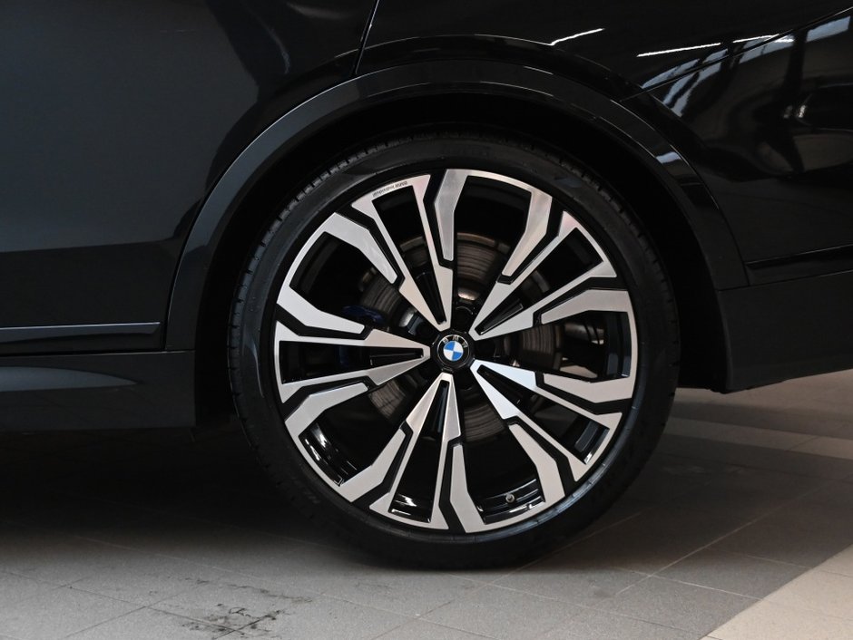 2023 BMW X7 xDrive40i-36
