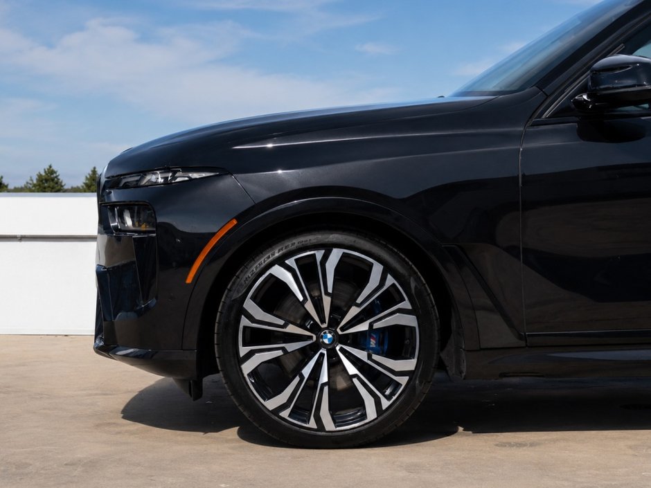 2023 BMW X7 xDrive40i-8