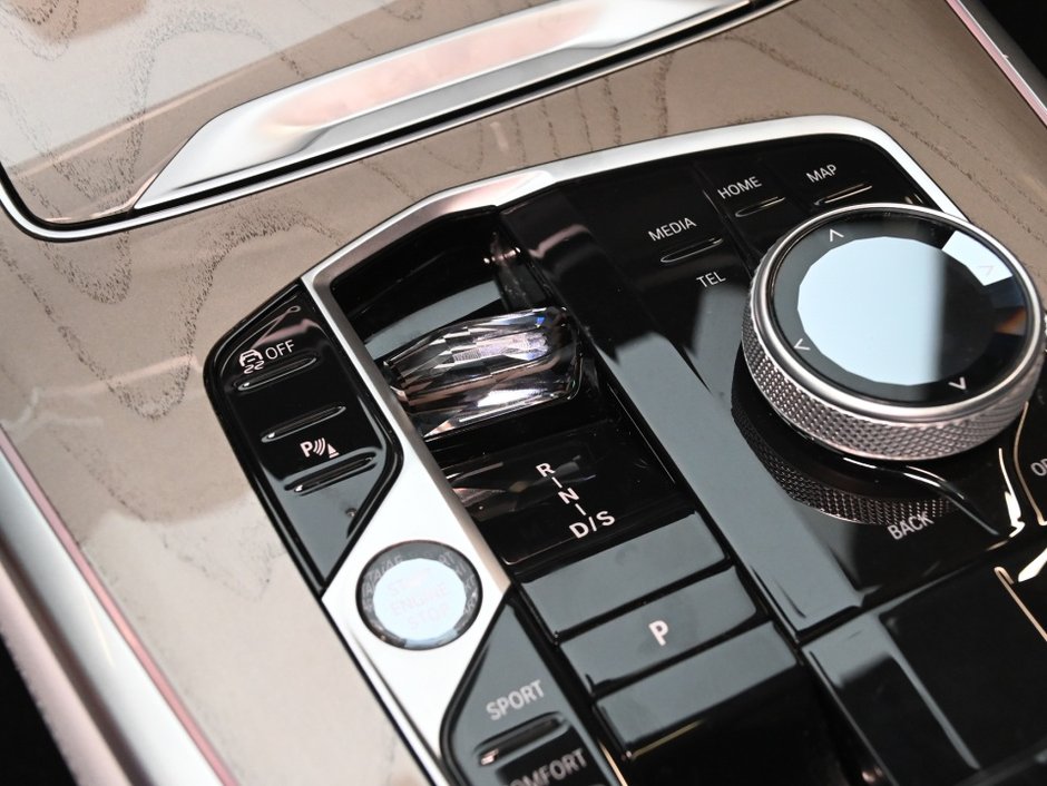 2023 BMW X7 xDrive40i-25