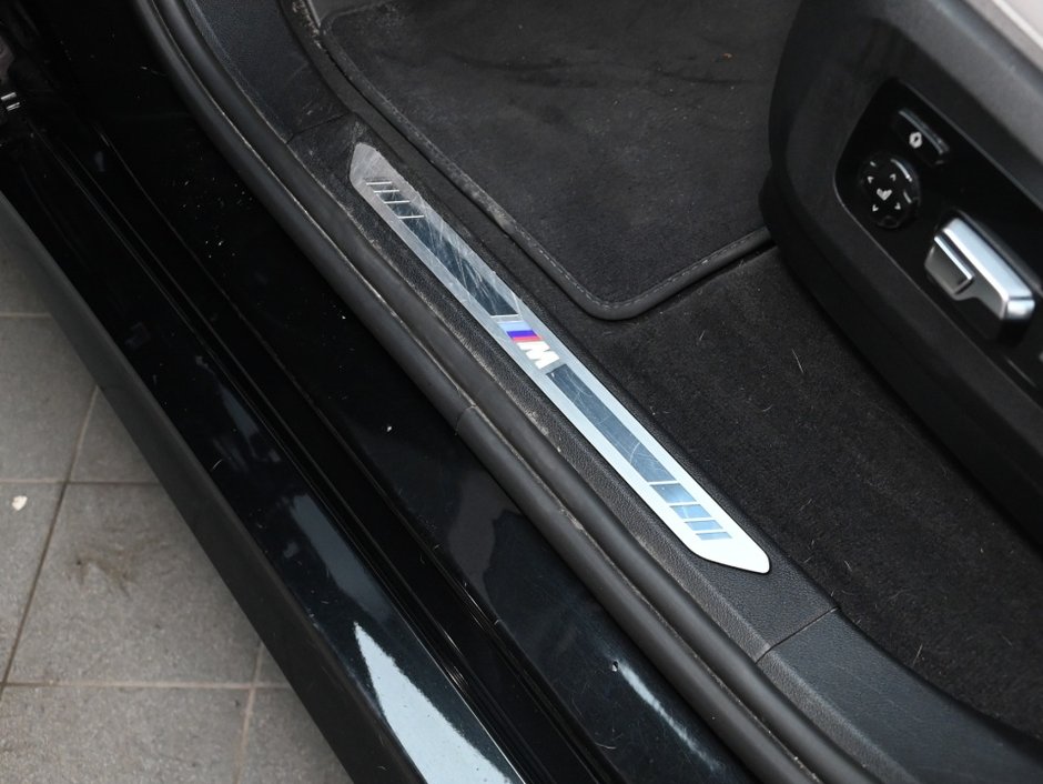 2023 BMW X7 xDrive40i-32