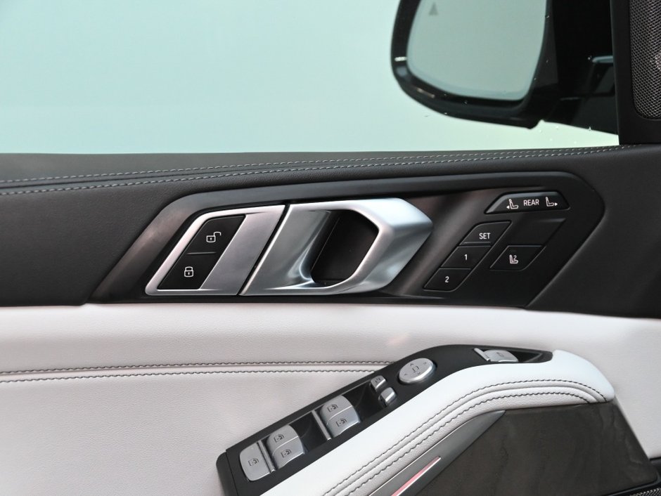 2023 BMW X7 xDrive40i-10