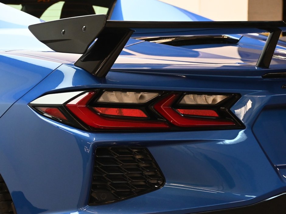 2023 Chevrolet Corvette 2LT-26