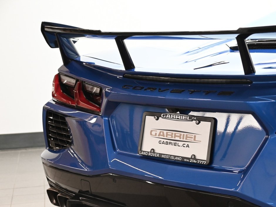 2023 Chevrolet Corvette 2LT-25