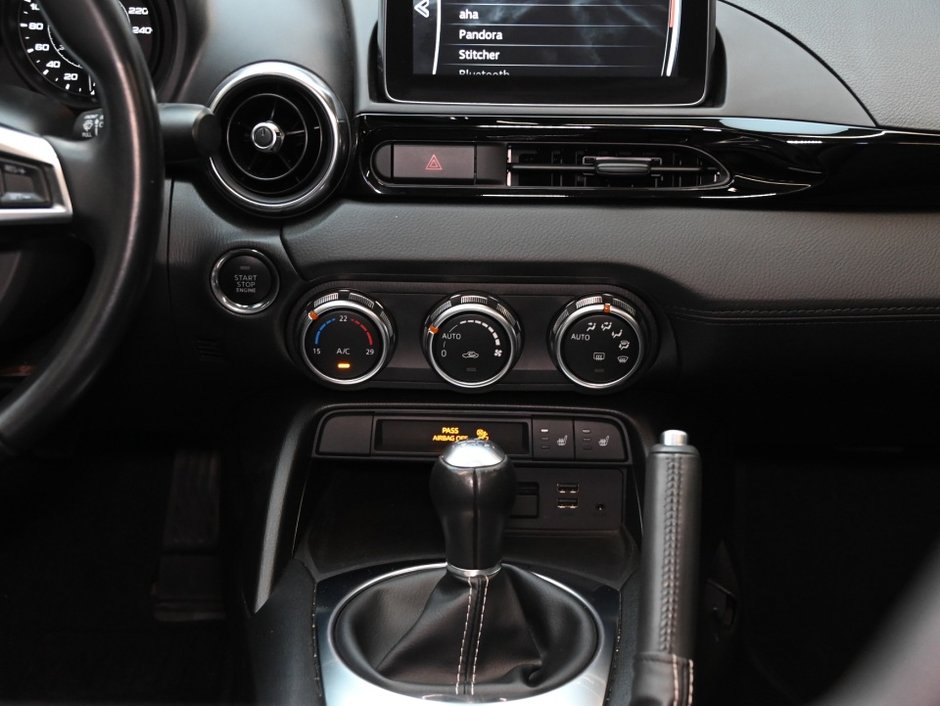 2019 Fiat 124 Spider Lusso-22