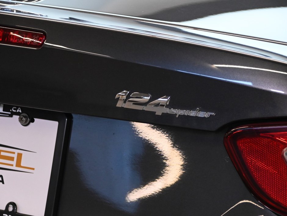 2019 Fiat 124 Spider Lusso-25