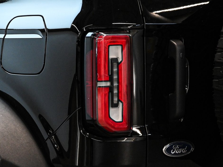 2021 Ford Bronco Badlands-21