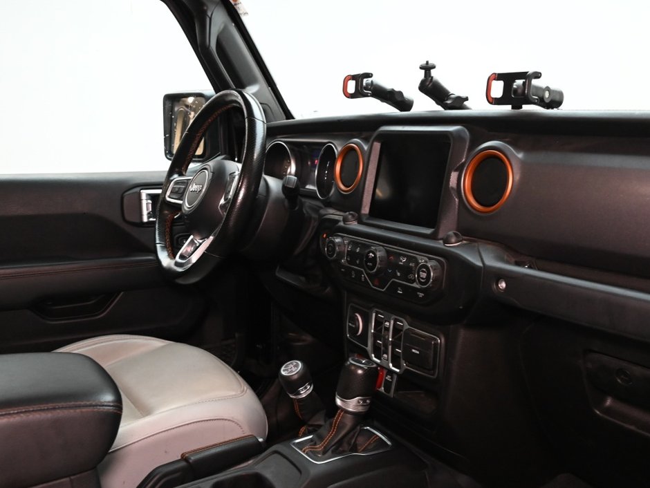 2023 Jeep Gladiator Mojave-26
