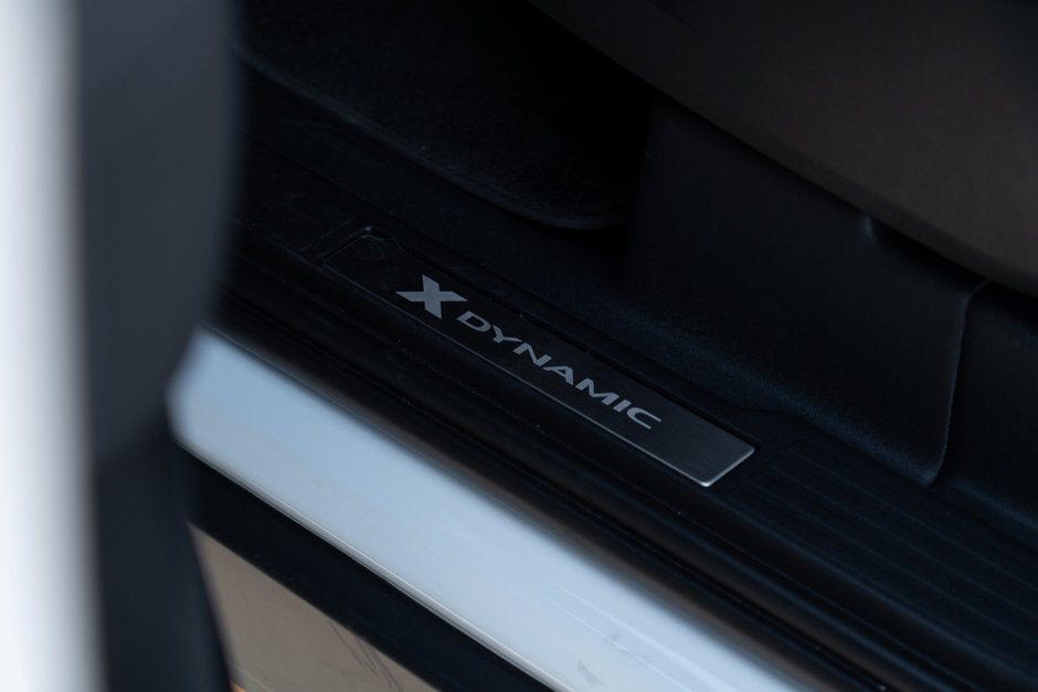 2023 Land Rover Defender X-Dynamic SE-9