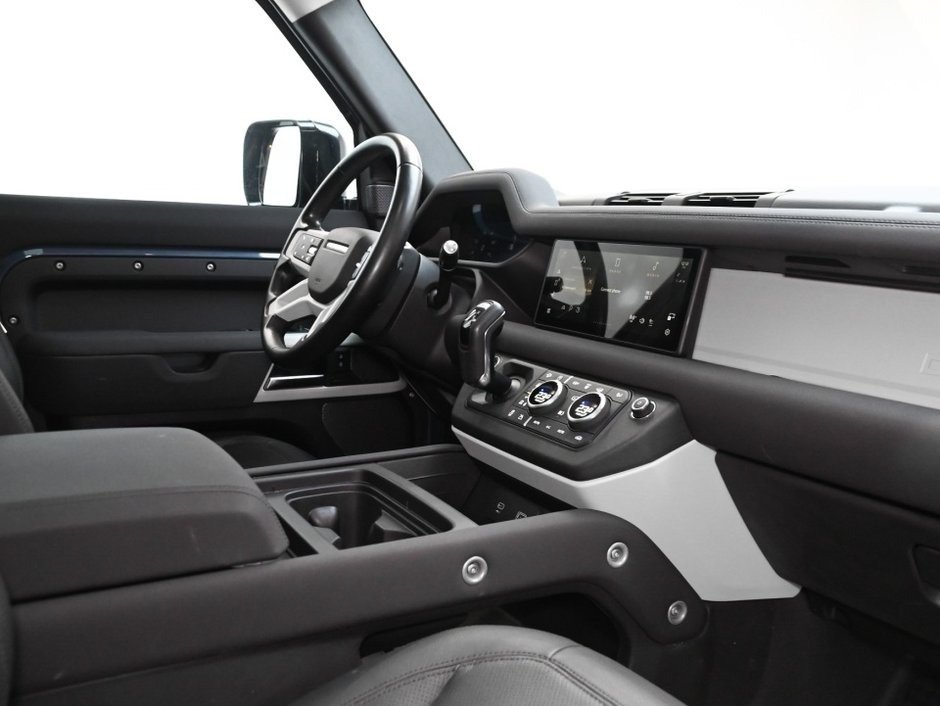 2023 Land Rover Defender S-24