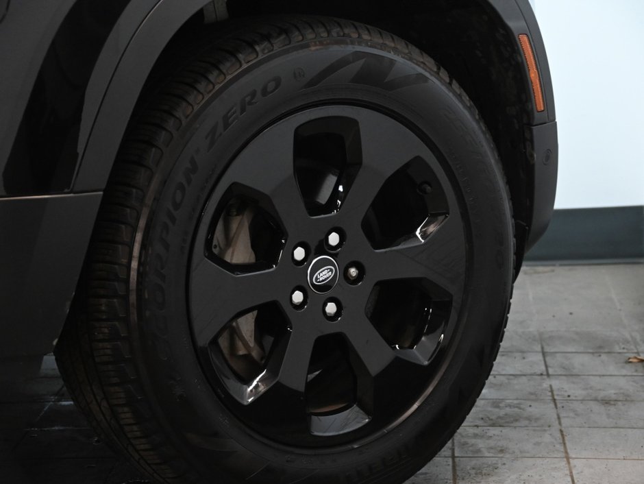 2023 Land Rover Defender SE-30