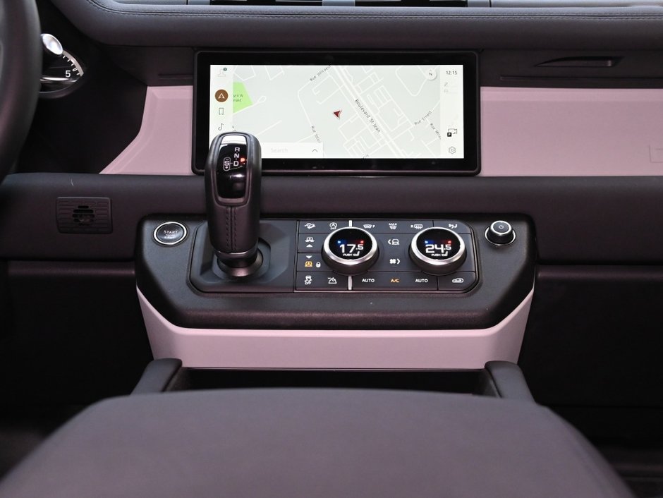2023 Land Rover Defender SE-21