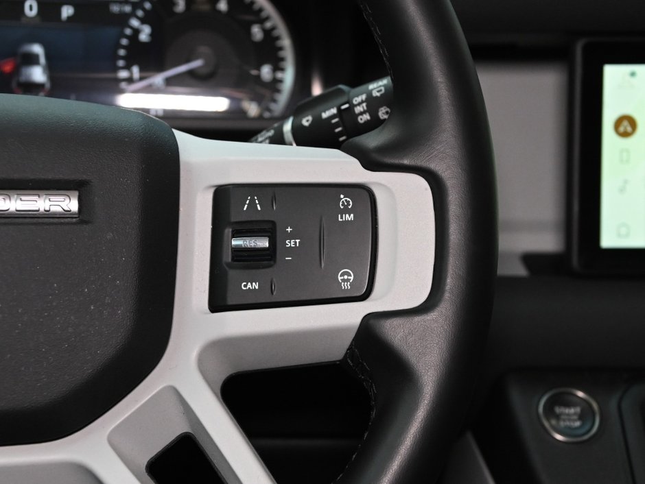 2023 Land Rover Defender SE-18