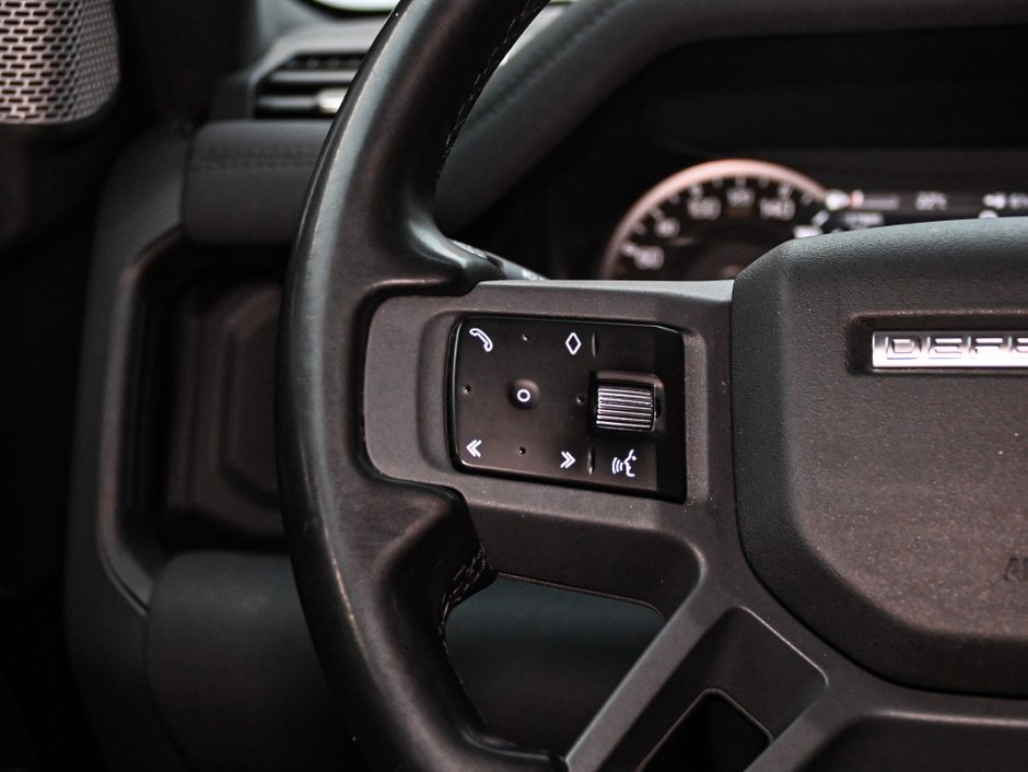 2023 Land Rover Defender X-Dynamic SE-17