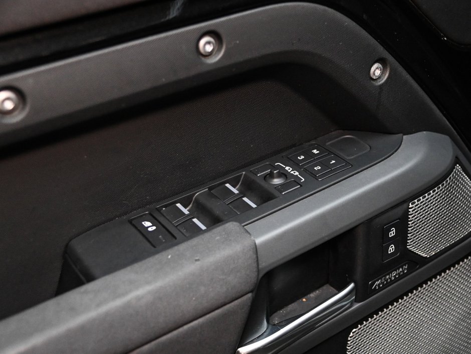 2023 Land Rover Defender X-Dynamic SE-10