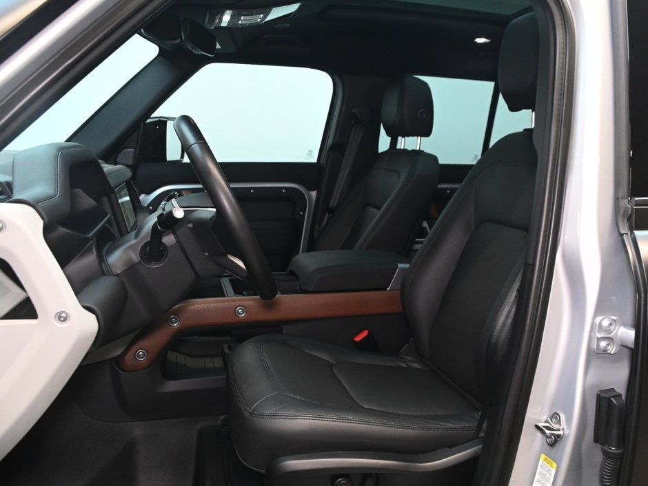 2024 Land Rover Defender S-7