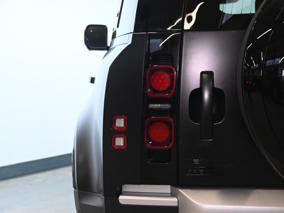 2024 Land Rover Defender S-30