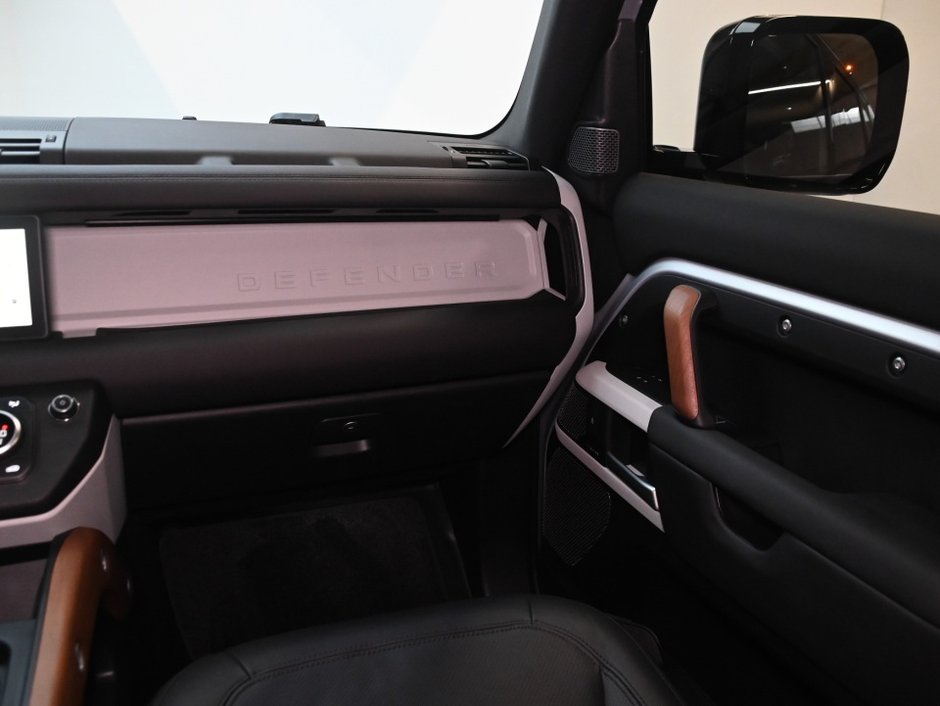2024 Land Rover Defender S-26