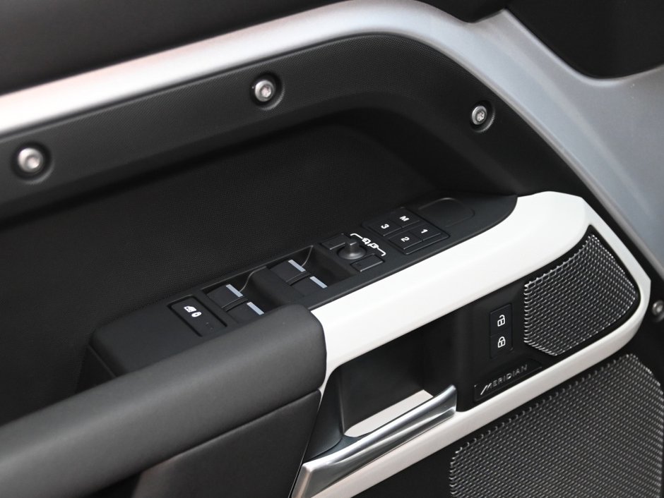 2024 Land Rover Defender S-9