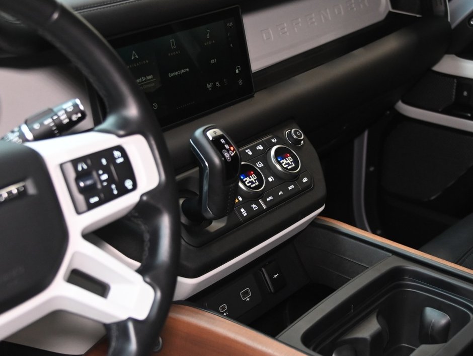 2024 Land Rover Defender S-12